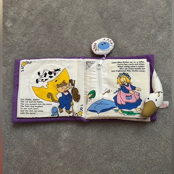 Mother Goose Rhymes Soft Book. NWT - Picture 5 of 12